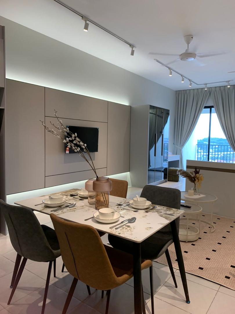 Dining room — marble table, styled tableware, TV feature wall